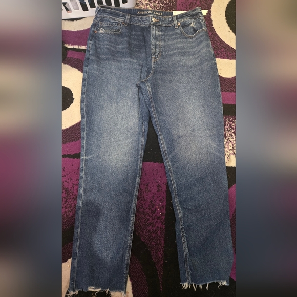 AMERICAN EAGLE MOM JEANS - Picture 2 of 4